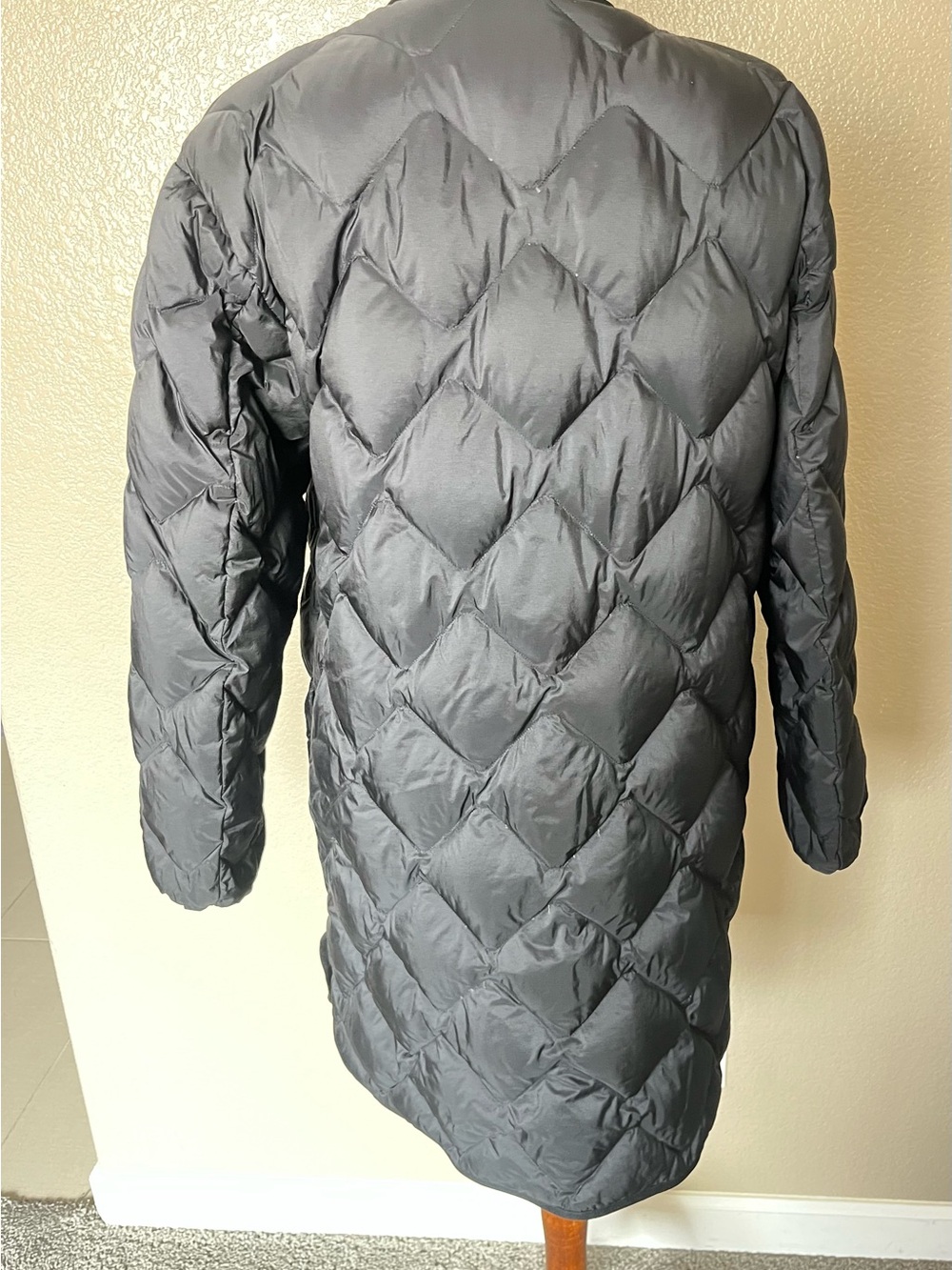 Uniqlo ultra Light down jacket Medium - Picture 5 of 9